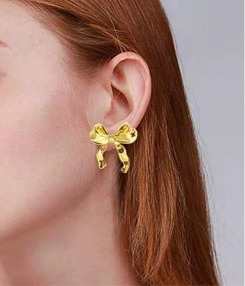 Chunky 18k Gold Plated Bow Earrings - Hypoallergenic - Water resistant